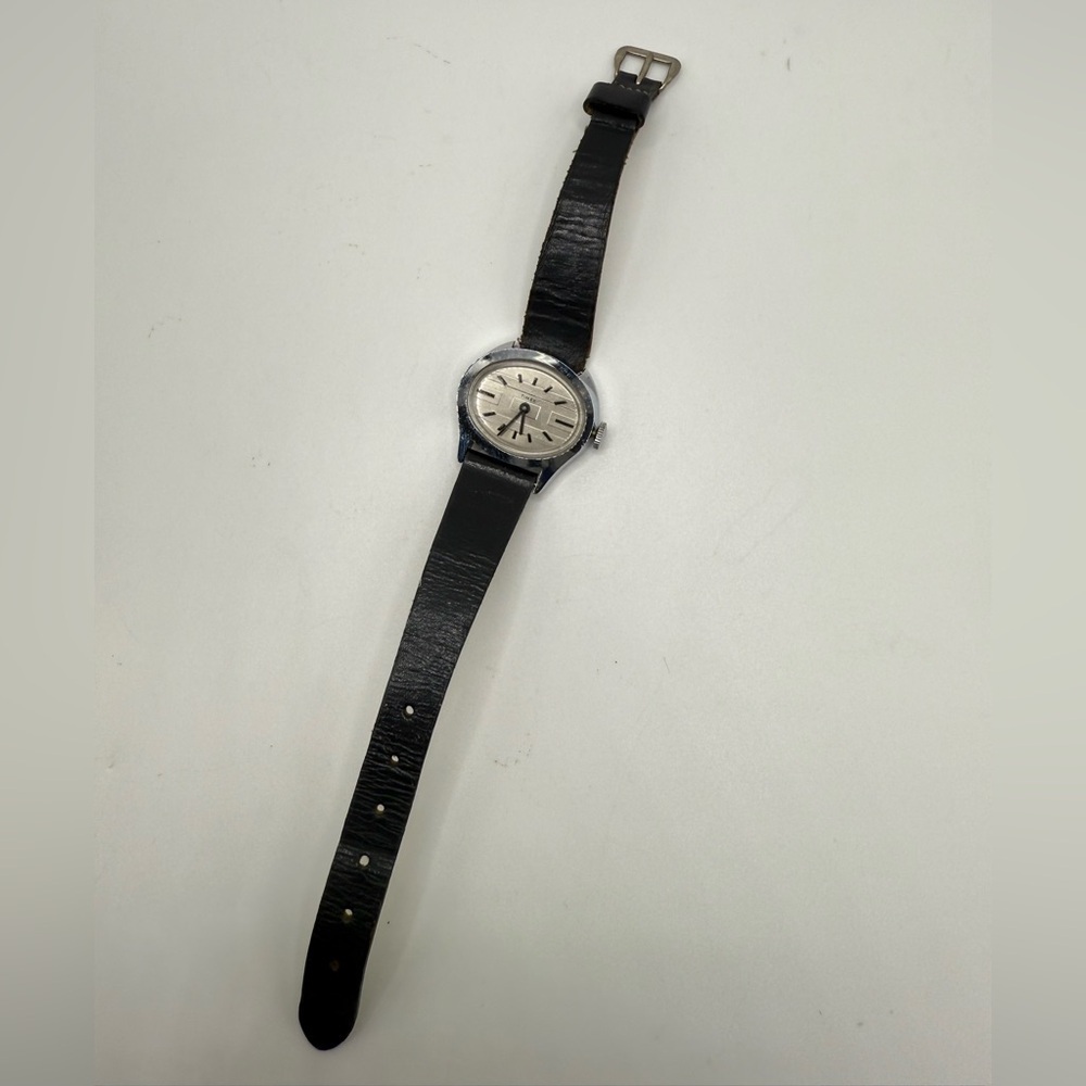 Timex Vintage Art Deco Ladies Manual Wind Watch – Untested
